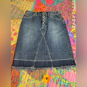 Vintage Y2K Guess Blue Denim Raw Hem Skirt Size 28 Cut Out Back Slit Summer Boho